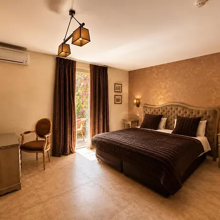 De La Fossette Hotel