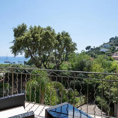 De La Fossette Le Lavandou