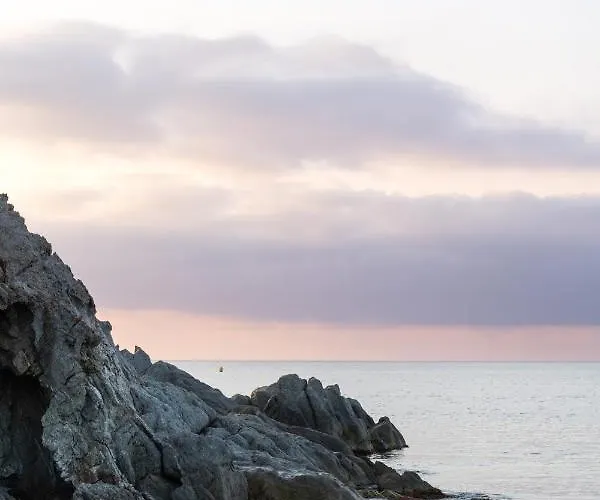 Szálloda De La Fossette 4*